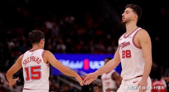 开云体育入口-关于今夜全明星赛焦点战，布鲁克林篮网远射贴柱，引发热议，团队化学反应显著的信息